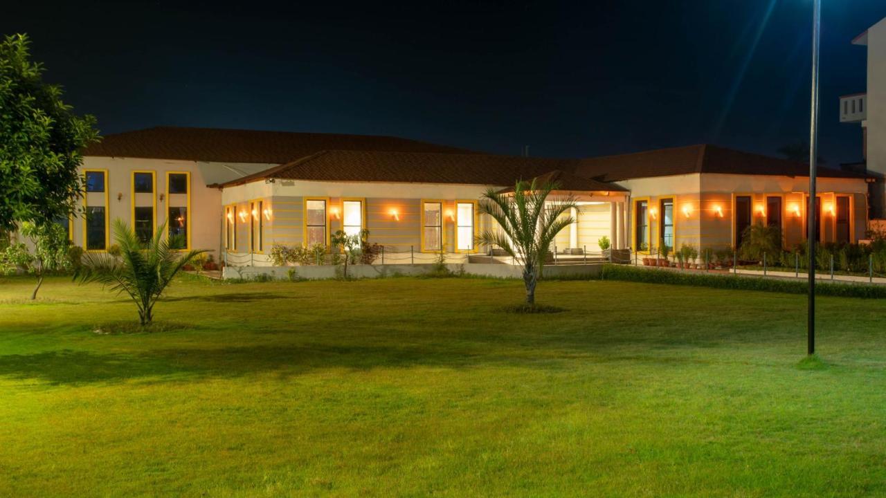 Hotel Siddhartha, Nepalgunj Exterior foto