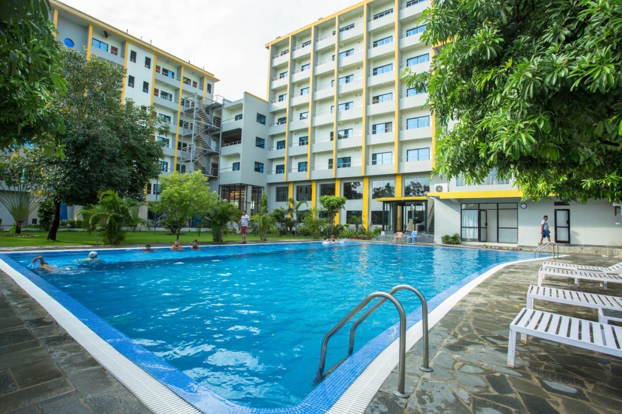Hotel Siddhartha, Nepalgunj Exterior foto